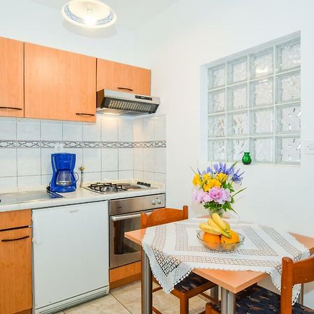 Apartment Darinka Pula Buitenkant foto