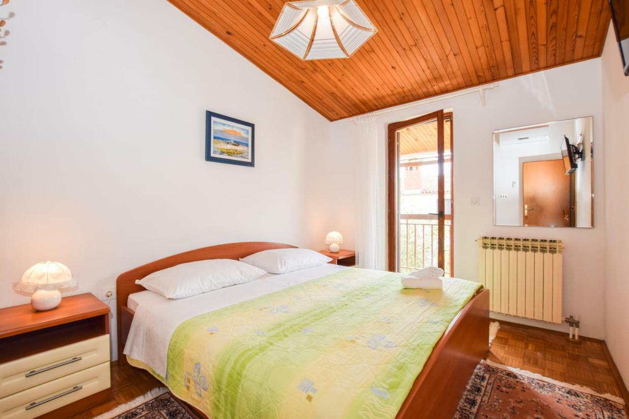 Apartment Darinka Pula Buitenkant foto